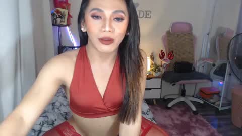 Snapshot of ts_jadexxx chatting on December 8, 2:28 am Jade online show from December 8, 2:28 am