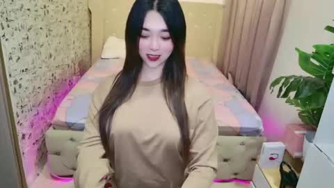 ts_yoshi_ online show from February 27, 4:40 pm