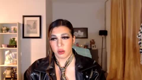 Snapshot of tsbigmilk chatting on February 6, 9:23 am tsbigmilk online show from February 6, 9:23 am