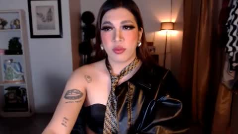 Snapshot of tsbigmilk chatting on February 7, 11:25 am tsbigmilk online show from February 7, 11:25 am