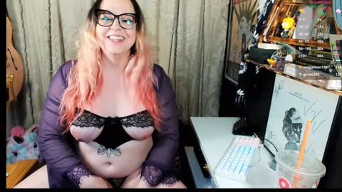 Snapshot of tscammy chatting on December 28, 5:23 am Tscammy online show from December 28, 5:23 am