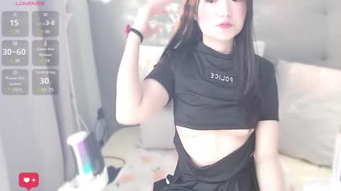 Snapshot of tscn88 chatting on February 24, 1:24 am Anne Bebe online show from February 24, 1:24 am