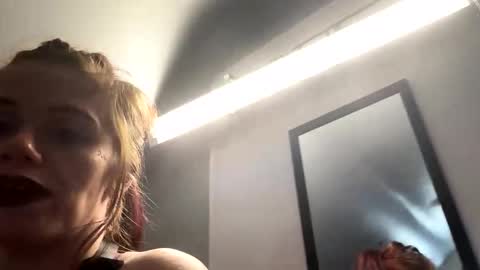 Snapshot of tscotto chatting on October 18, 4:15 am tscotto online show from October 18, 4:15 am