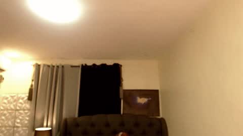 Snapshot of tshugescock chatting on October 18, 3:24 pm SEDUCTIVEmistresCUMS online show from October 18, 3:24 pm