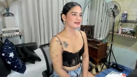 Snapshot of tslatinazandra chatting on March 25, 2:12 pm tslatinazandra online show from March 25, 2:12 pm