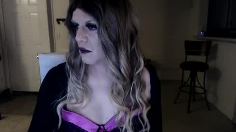 Snapshot of tsmadisonraine chatting on February 10, 1:03 am cdmadison online show from February 10, 1:03 am