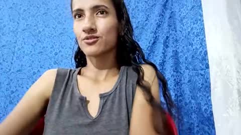 Snapshot of tsmilingg chatting on May 16, 10:47 am Dulce online show from May 16, 10:47 am