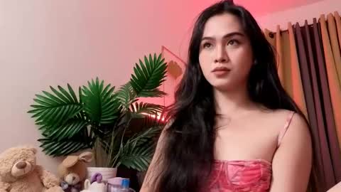 Snapshot of tsnathaliasilvana chatting on February 6, 12:30 pm Bella Ratbu online show from February 6, 12:30 pm