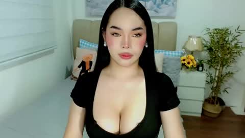 Snapshot of tspearlofasia chatting on January 7, 7:00 am Graciella online show from January 7, 7:00 am