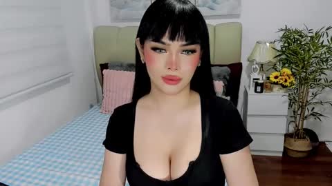 Snapshot of tspearlofasia chatting on February 2, 8:46 am Graciella online show from February 2, 8:46 am