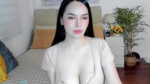 Snapshot of tspearlofasia chatting on March 30, 5:41 am Graciella online show from March 30, 5:41 am