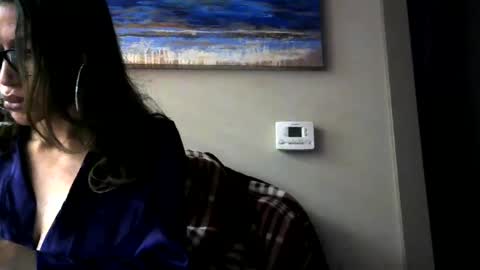 Snapshot of tsrightnow chatting on December 9, 3:54 pm Steffany VonRoe online show from December 9, 3:54 pm