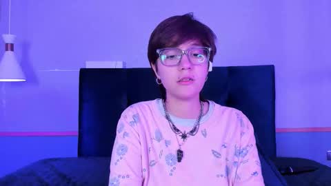 Snapshot of tsuki_maru chatting on March 3, 8:42 am Maru online show from March 3, 8:42 am