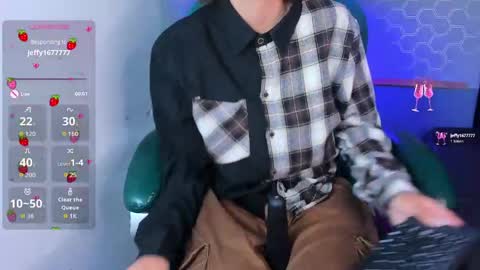 Snapshot of tsuki_maru chatting on May 20, 9:32 pm Maru online show from May 20, 9:32 pm