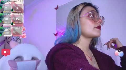 Tsukineko online show from December 18, 2:39 am