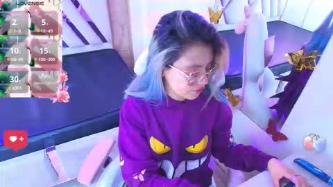 Tsukineko online show from December 19, 2:07 am