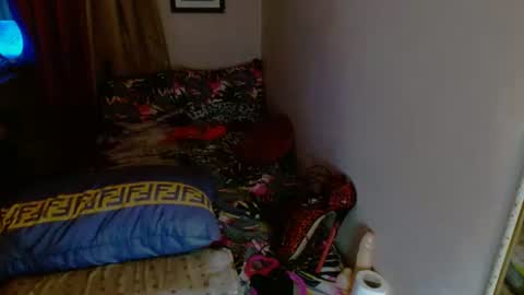 Snapshot of tsyummydickx chatting on April 8, 12:32 am Tsyummydickx online show from April 8, 12:32 am