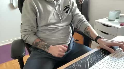 Snapshot of tt_boy2000 chatting on March 18, 1:47 pm TT Boy2000 online show from March 18, 1:47 pm