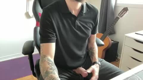 Snapshot of tt_boy2000 chatting on March 25, 1:28 pm TT Boy2000 online show from March 25, 1:28 pm