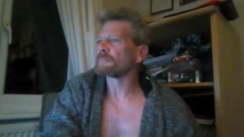 Snapshot of ttb2769 chatting on December 1, 6:29 am ttb2769 online show from December 1, 6:29 am