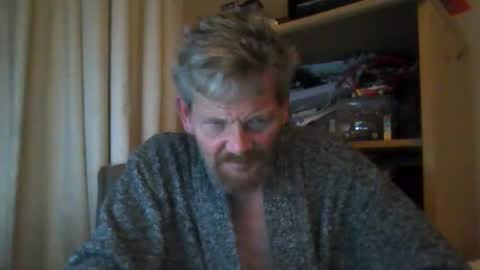 Snapshot of ttb2769 chatting on December 17, 6:08 am ttb2769 online show from December 17, 6:08 am