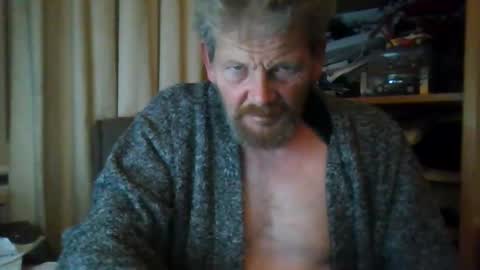 Snapshot of ttb2769 chatting on December 22, 6:32 am ttb2769 online show from December 22, 6:32 am