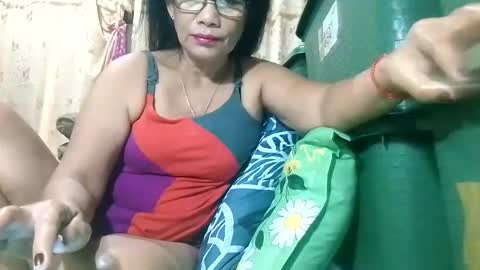 Mae online show from March 14, 10:37 pm