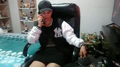 Snapshot of tucomplic69 chatting on May 3, 12:16 am tucomplic69 online show from May 3, 12:16 am