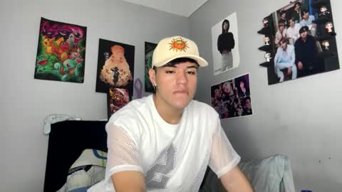 tuenkim_ online show from December 23, 5:06 am