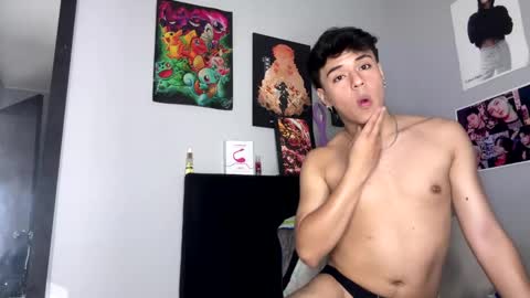 tuenkim_ online show from January 22, 4:33 pm