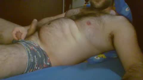 Snapshot of tuga_man_ chatting on December 17, 10:49 pm tuga man online show from December 17, 10:49 pm