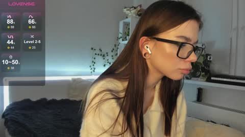 Hi everyone my name is Tina Id love it if you could help make sense of it here  online show from December 7, 1:25 am