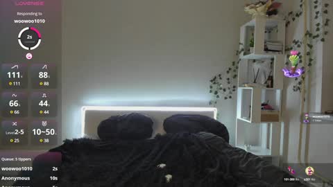 Hi everyone my name is Tina Id love it if you could help make sense of it here  online show from December 16, 2:25 am