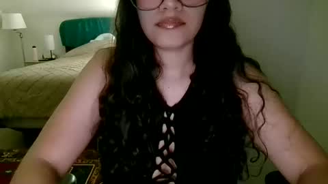 Snapshot of tunies159 chatting on April 4, 4:22 am Starfire2007272 online show from April 4, 4:22 am