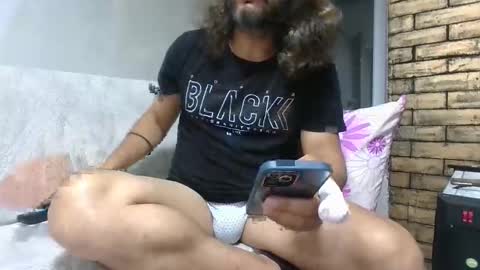Snapshot of turkey_men34 chatting on May 15, 6:15 pm turkey_men34 online show from May 15, 6:15 pm