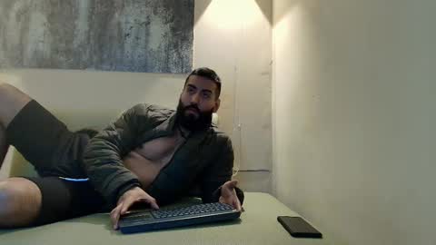 Snapshot of turko_satiro chatting on February 16, 5:47 am turko_satiro online show from February 16, 5:47 am