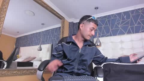 Snapshot of turnerstar chatting on April 2, 12:14 pm Turner online show from April 2, 12:14 pm