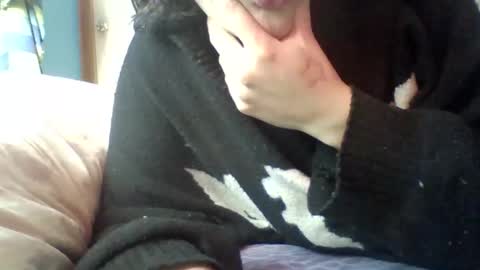 Snapshot of tuxxx1p1nk chatting on April 7, 4:40 pm tuxxx1p1nk online show from April 7, 4:40 pm