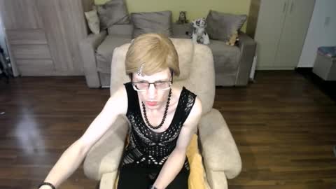 Clementine online show from March 15, 8:09 am