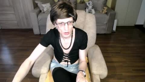 Clementine online show from May 11, 2:45 pm