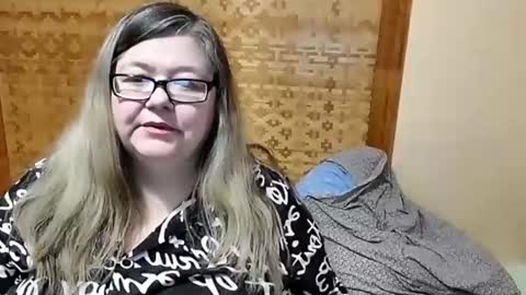 Lana online show from February 8, 9:46 am