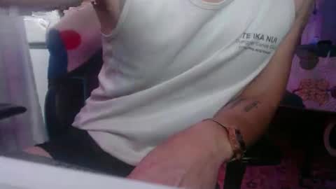 Snapshot of twackedntatted chatting on April 3, 7:56 pm TwackedNTatted online show from April 3, 7:56 pm