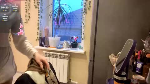 Emily online show from March 17, 3:04 pm