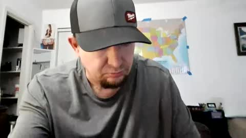 Snapshot of tweeter74 chatting on December 18, 12:21 am Tweeter74 online show from December 18, 12:21 am