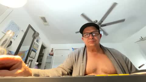 Snapshot of tweeter74 chatting on December 25, 6:09 pm Tweeter74 online show from December 25, 6:09 pm