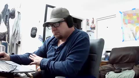 Snapshot of tweeter74 chatting on January 11, 7:39 am Tweeter74 online show from January 11, 7:39 am