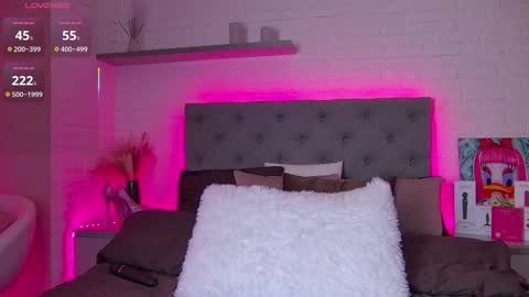 Hallie online show from February 12, 1:55 am