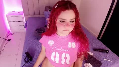 Twiggy online show from July 9, 3:10 am