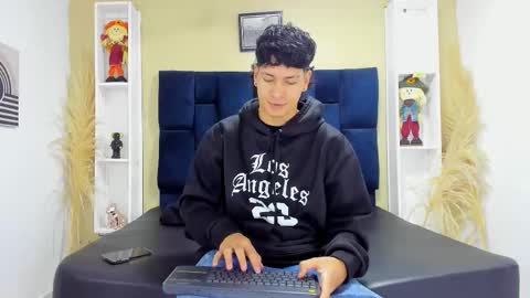 Snapshot of twink_bunny chatting on September 21, 11:23 am samu online show from September 21, 11:23 am