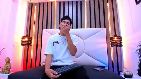 Snapshot of twink_bunny chatting on October 25, 12:13 pm samu online show from October 25, 12:13 pm